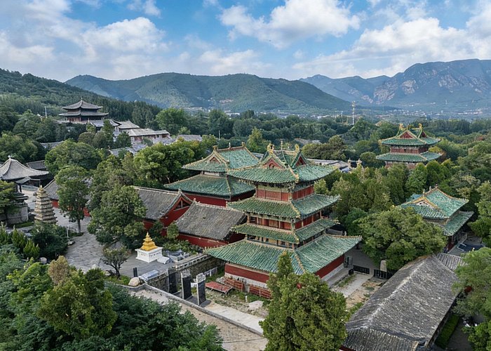 All-Inclusive Shaolin & Longmen Day Tour – Shaolin Temple tour